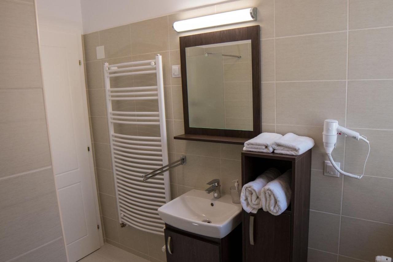 Mecset Apartman Eger Exterior photo